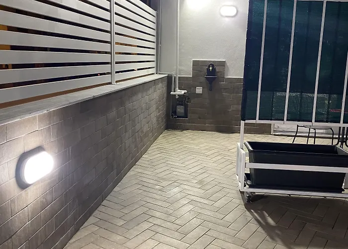 Konukevi Terrazza Annunziata 4*